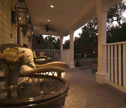 Balmy southern evenings can be enjoyed on the front porch, where neighbors can be greeted, and the unique Lake Eola Historic District charm can be appreciated.