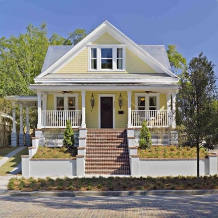 Built in 1909, this historic home features a unique vernacular Florida style - a distinctive mix of Victorian, Four-Square Gable and Colonial Revival design. Brick and stucco steps, and porte cochere are true to period details.